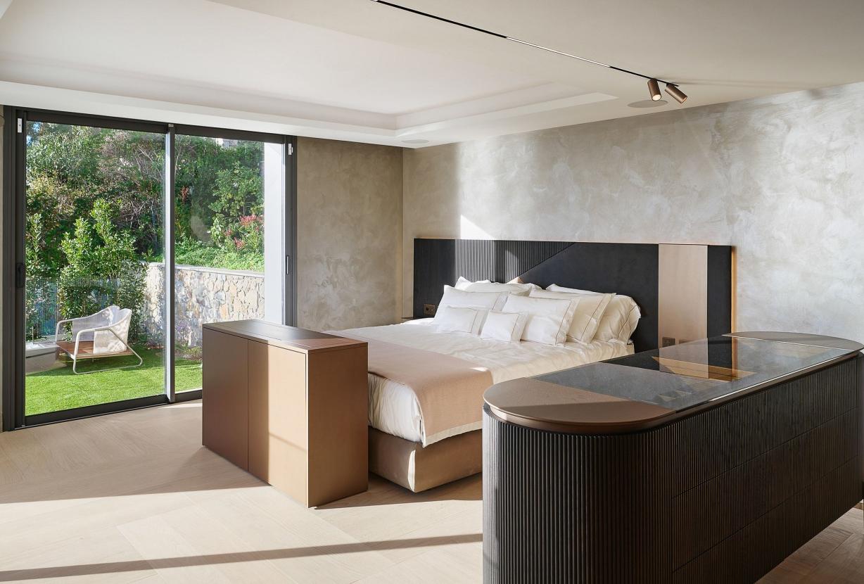 Azu090 – Contemporary sea view villa in Cannes