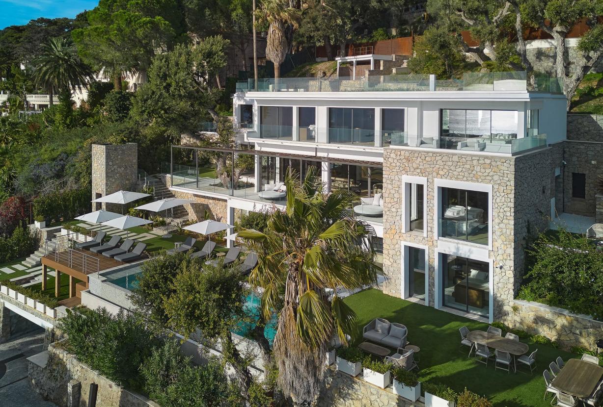 Azu090 – Contemporary sea view villa in Cannes