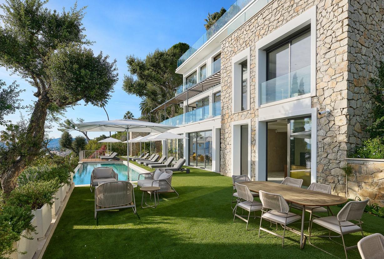 Azu090 – Contemporary sea view villa in Cannes