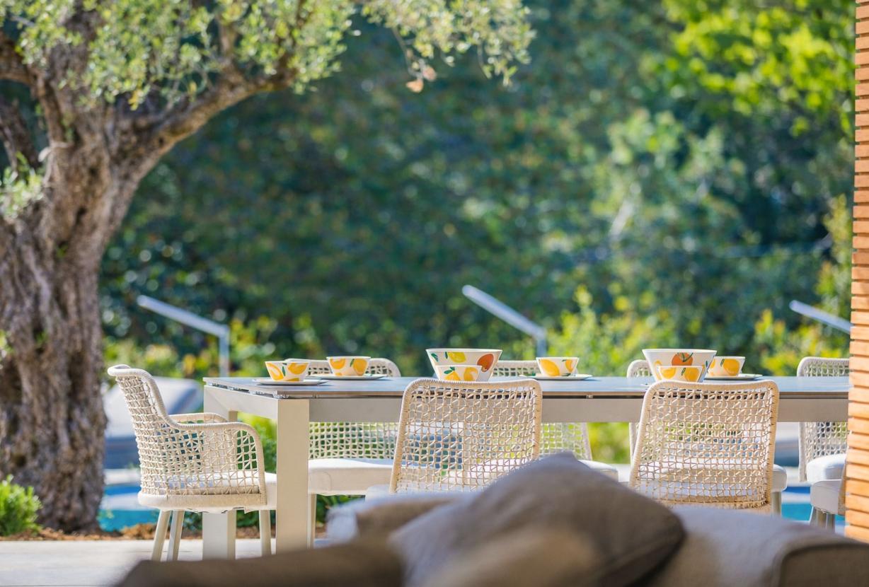 Azu128 – Elegant garden villa with pool in Cannes