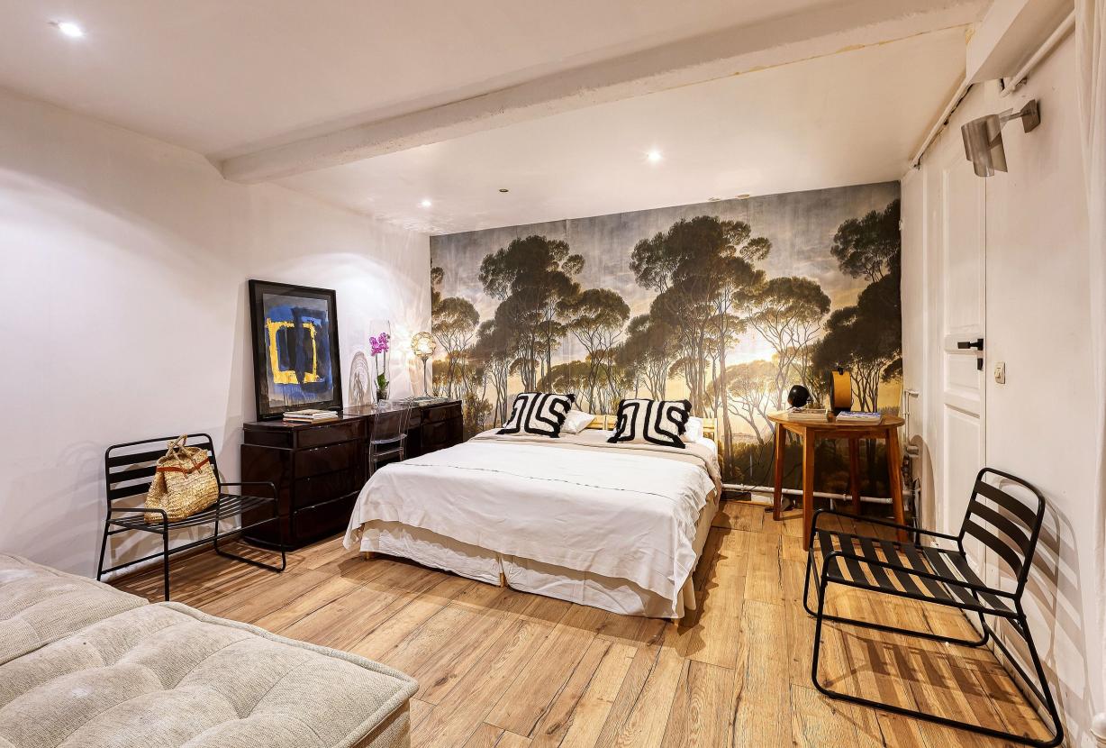 Par056 - Mansion-Style Apartment by Parc Monceau