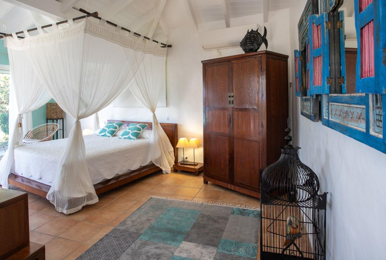 Sxm016 – Ocean-view estate with guest cottage in Anse Marcel