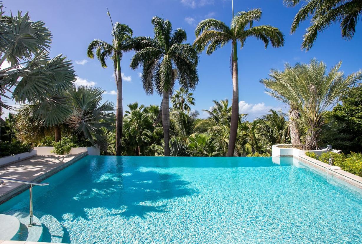 Sxm022 – Contemporary home with tennis court near Baie aux Prunes