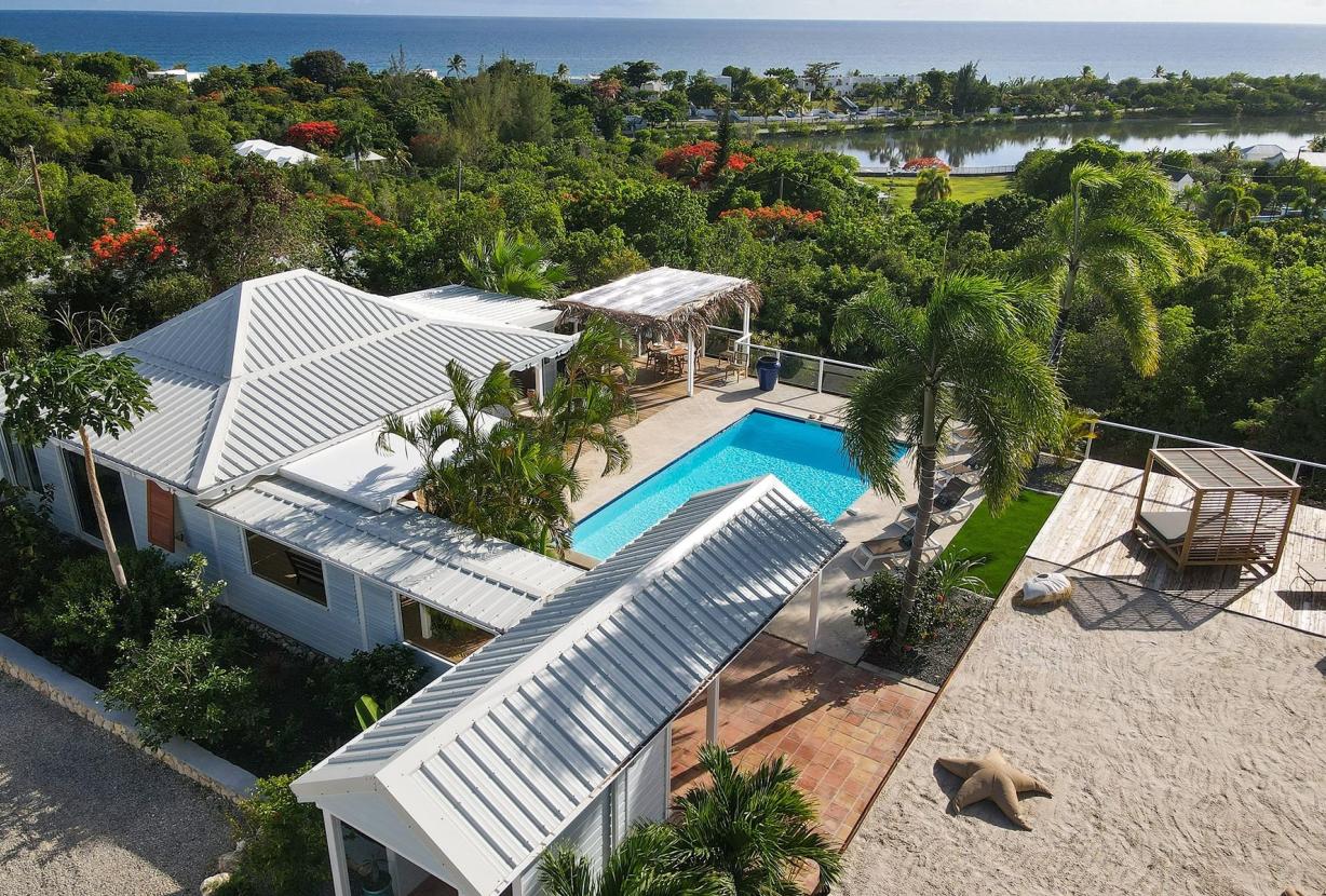 Sxm024 – Casa na colina com vista para o mar em Terres Basses