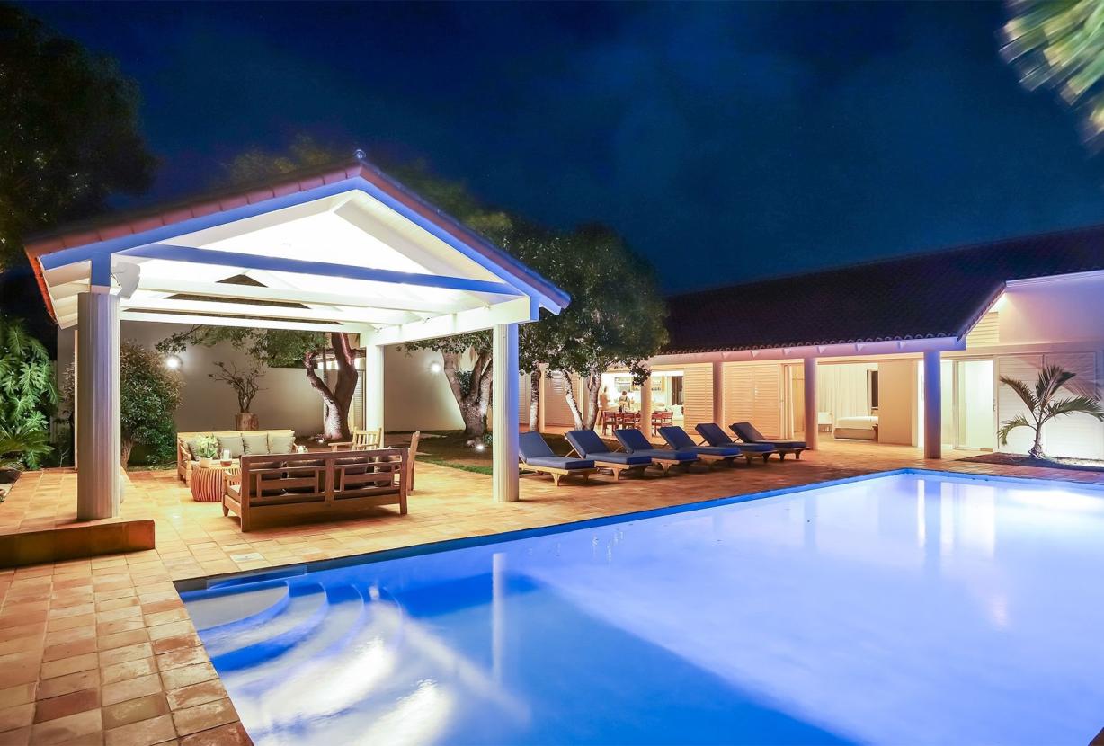 Sxm025 – Architectural home with lagoon views in Terres Basses