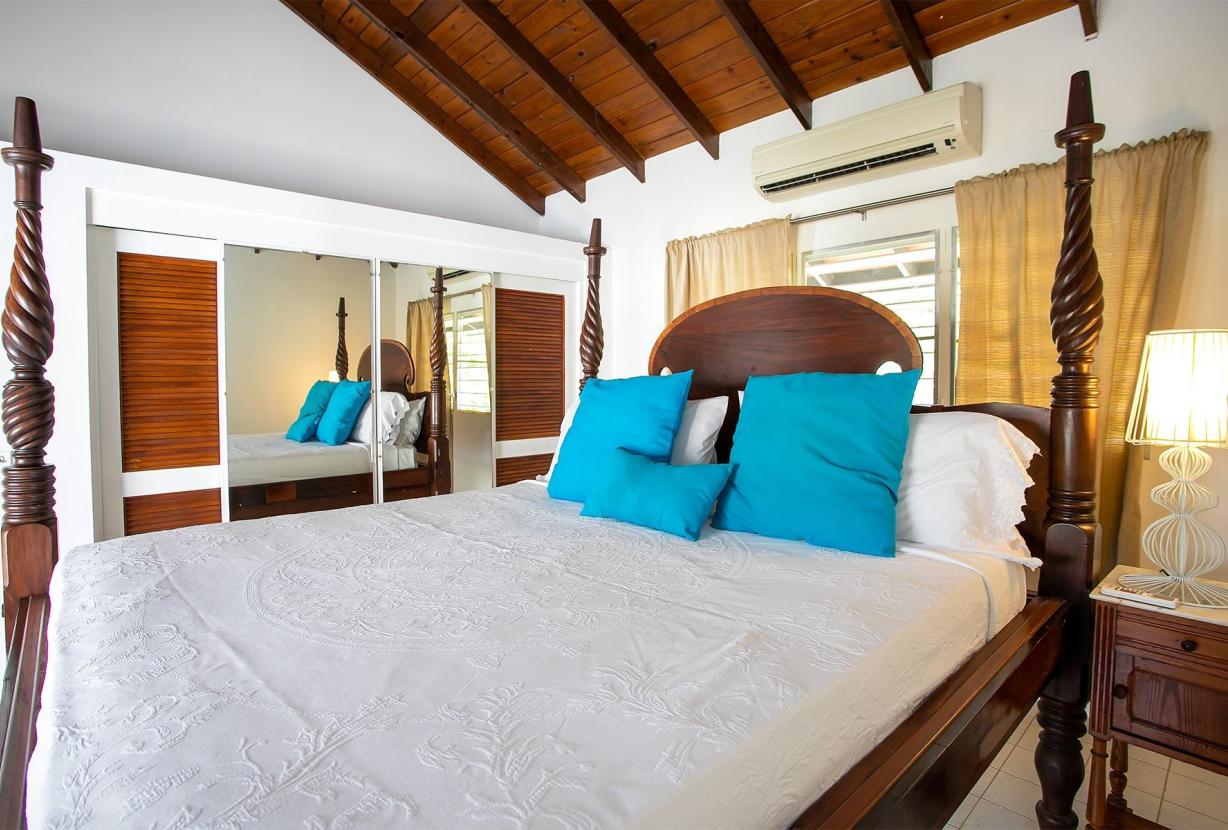 Sxm036 – Colonial-style villa with ocean views in Terres Basses