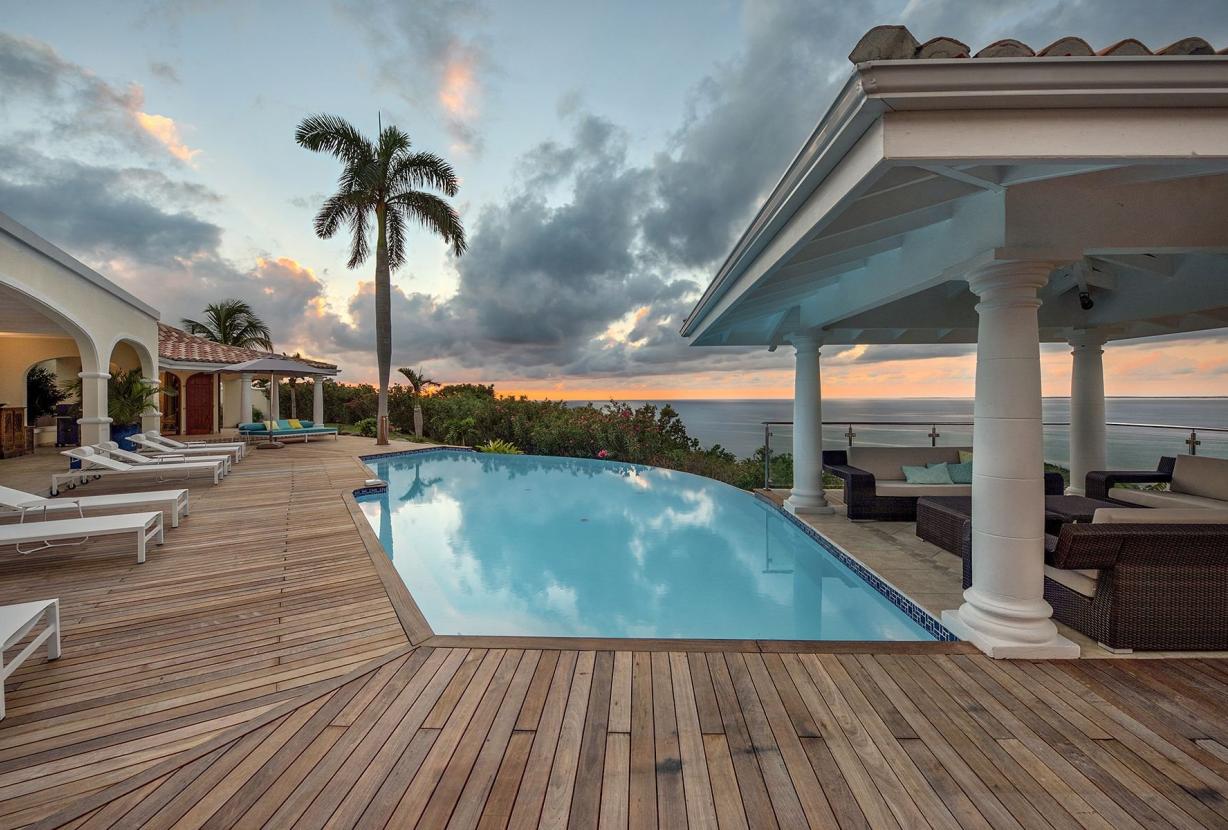 Sxm037 – Elegant villa with ocean views near Happy Bay