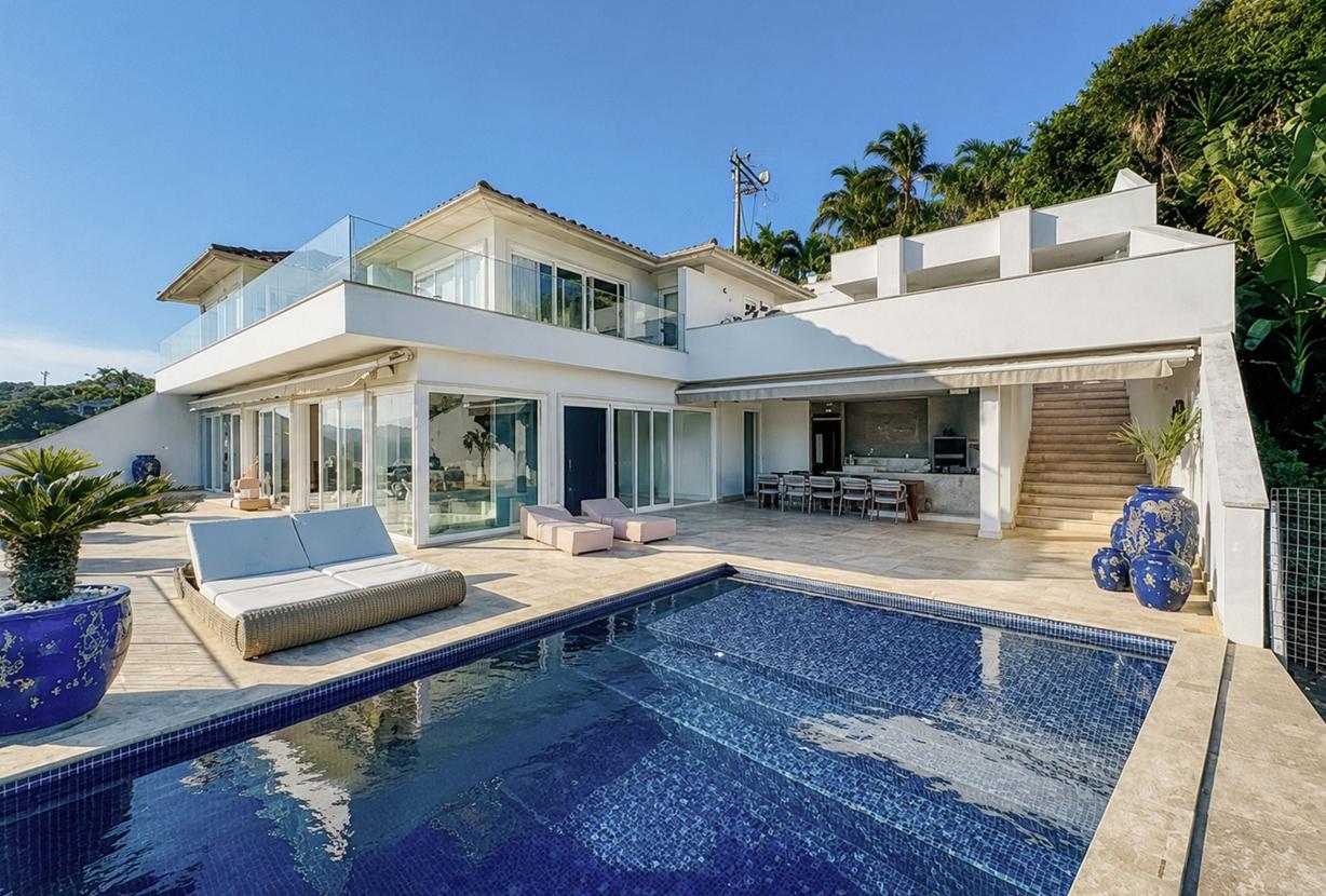 Buz020 - Modern Oceanfront Villa in Ferradura