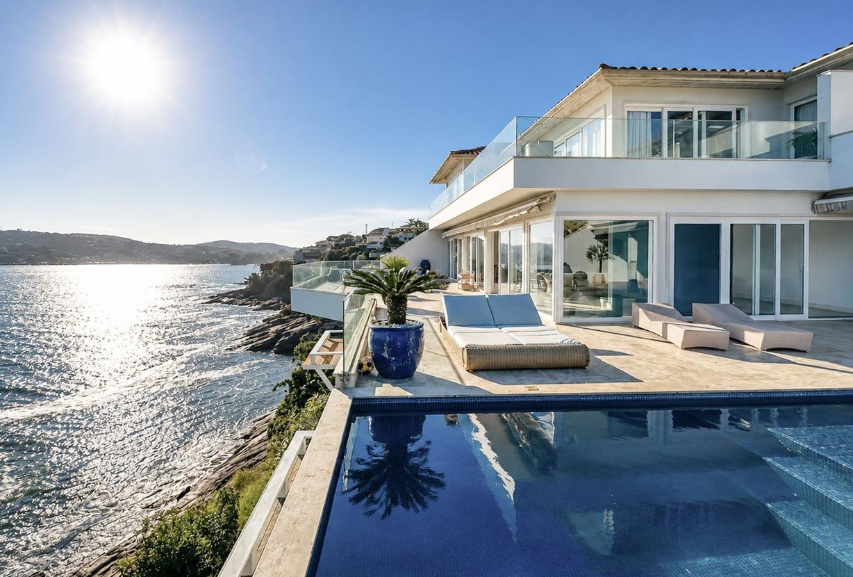 Buz020 - Modern Oceanfront Villa in Ferradura