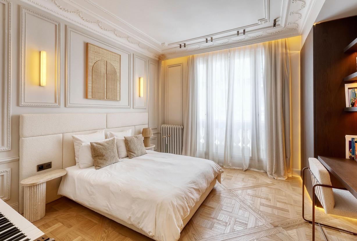 Par029 - Apartment in Paris’ Golden Triangle