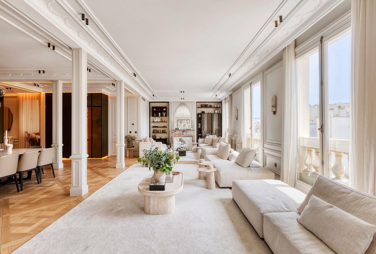 Par029 - Apartment in Paris’ Golden Triangle