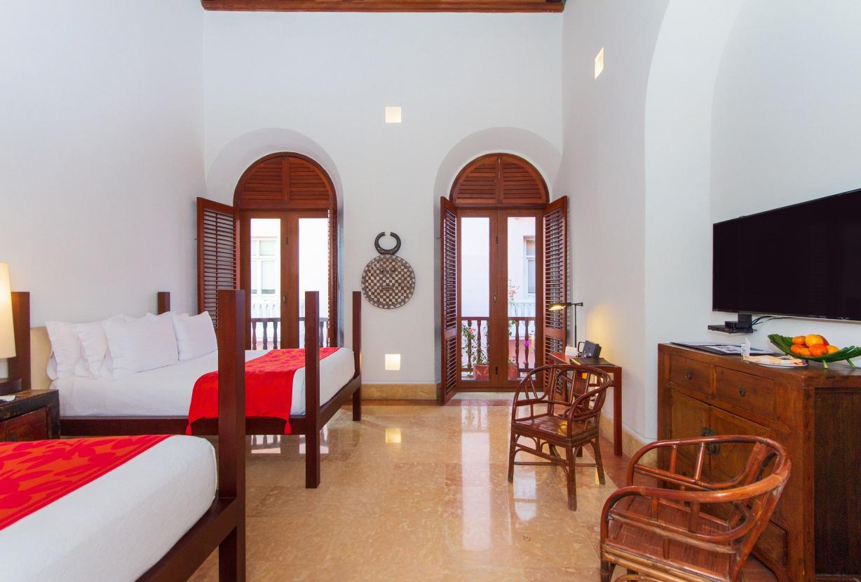 Car050 - Colonial Luxury House in the Old City