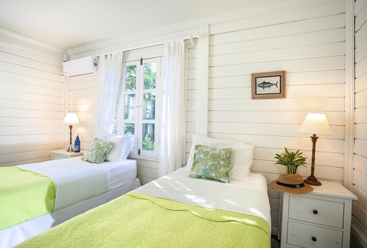 Bhs018 - Beachfront villa with heated pool in Great Exuma