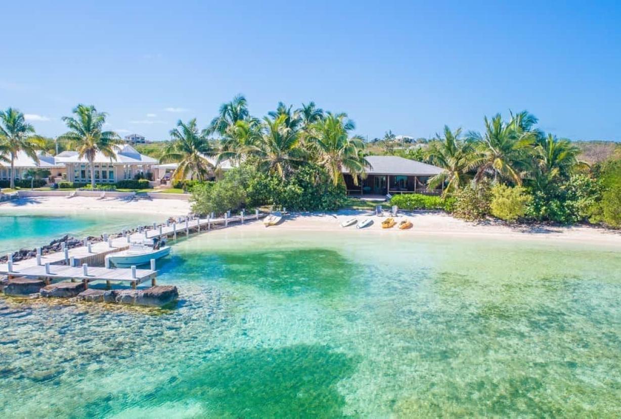 Bhs018 - Beachfront villa with heated pool in Great Exuma