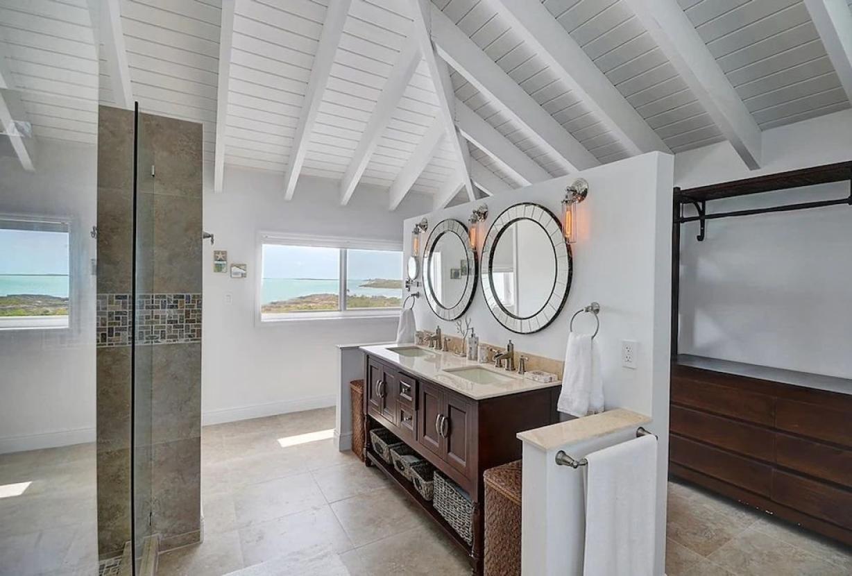 Bhs024 - Oceanfront villa with private dock in Exuma