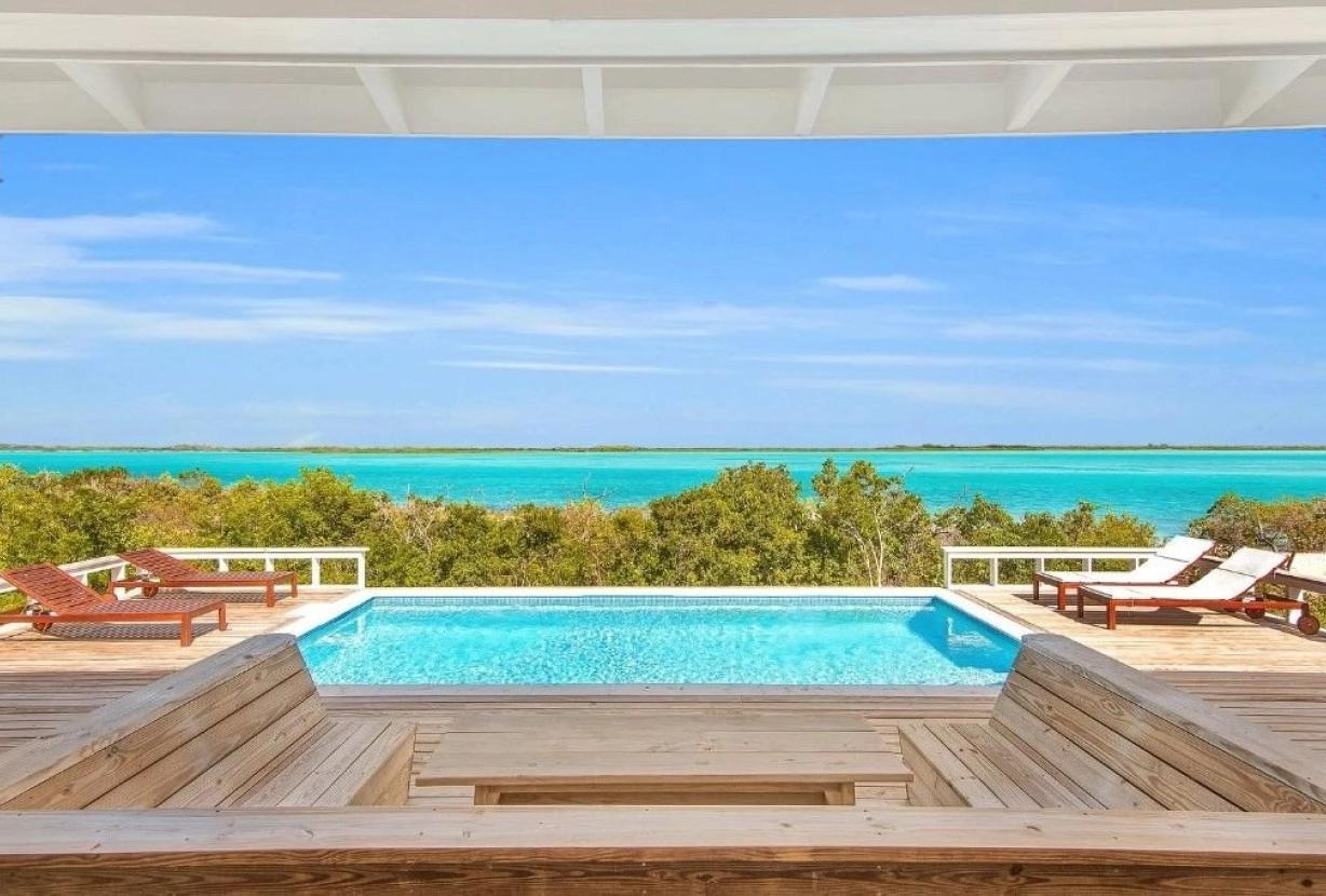 Bhs028 - Beachfront house with ocean views in Great Exuma