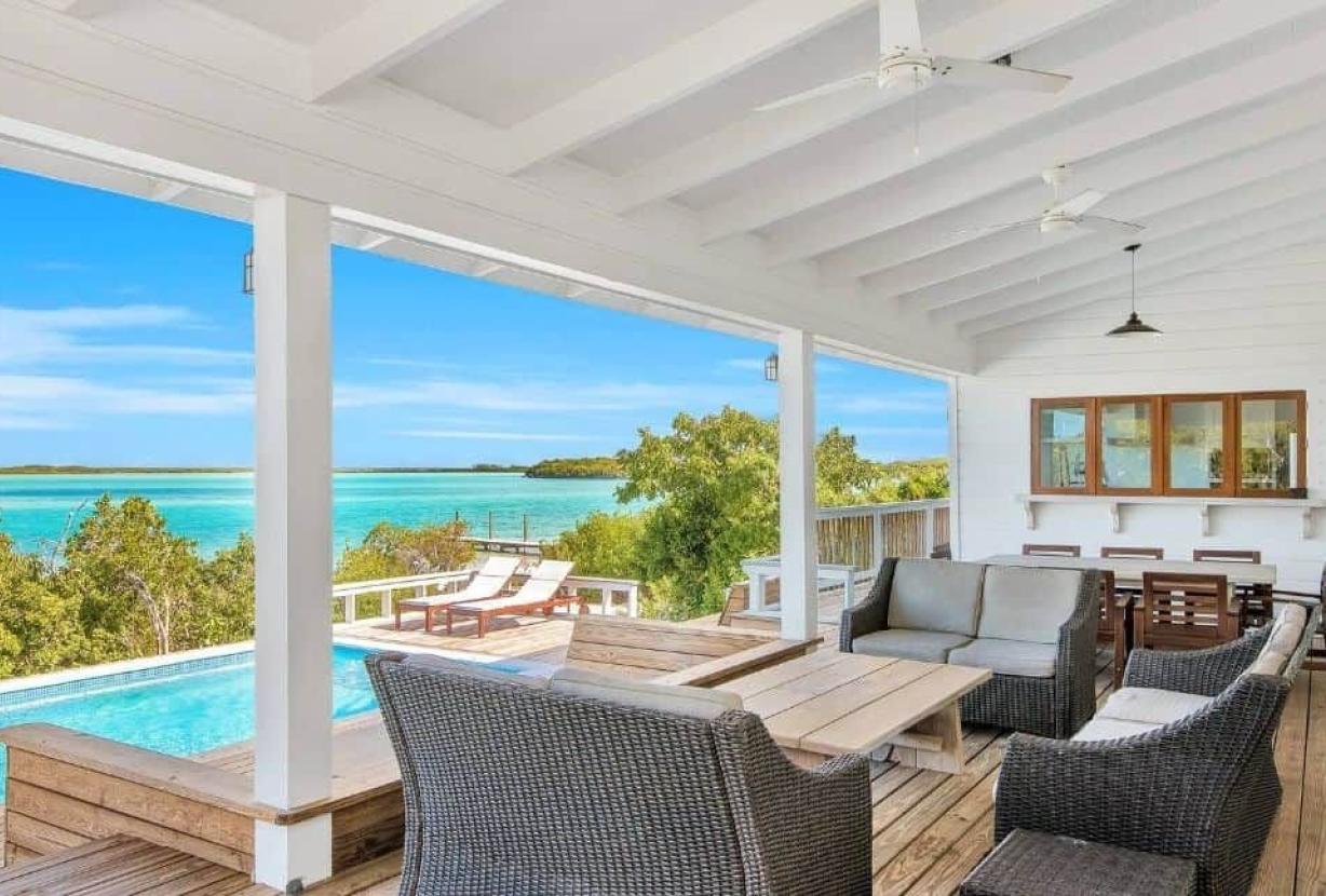 Bhs028 - Beachfront house with ocean views in Great Exuma