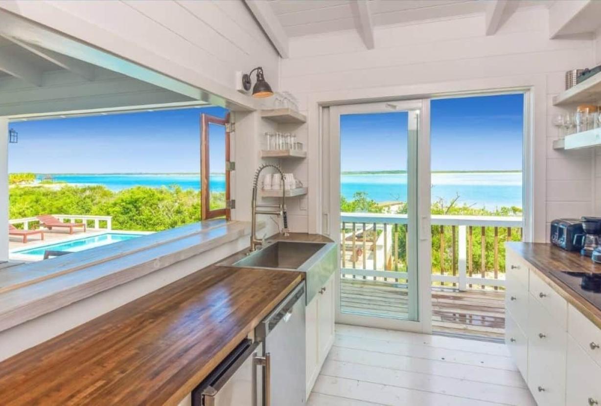 Bhs028 - Beachfront house with ocean views in Great Exuma