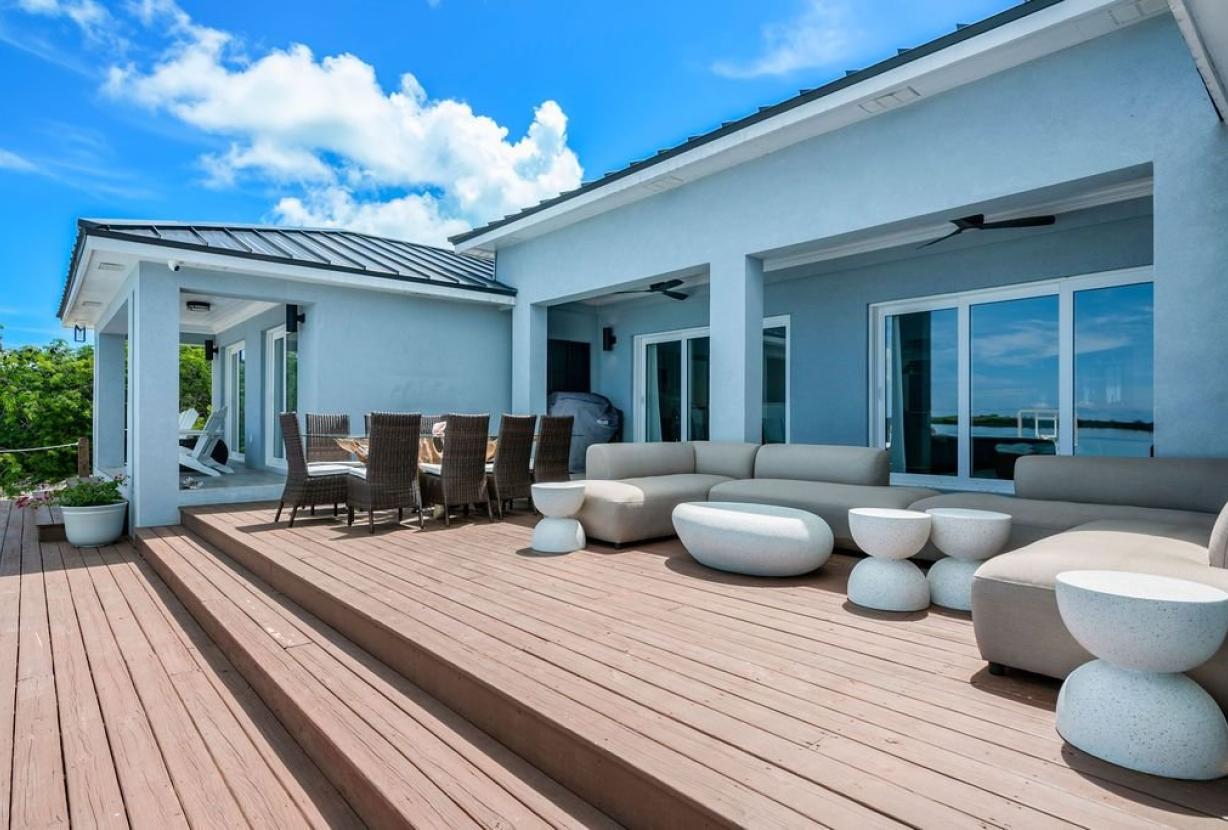 Bhs030 - Luxury beachfront villa with private dock in Exuma