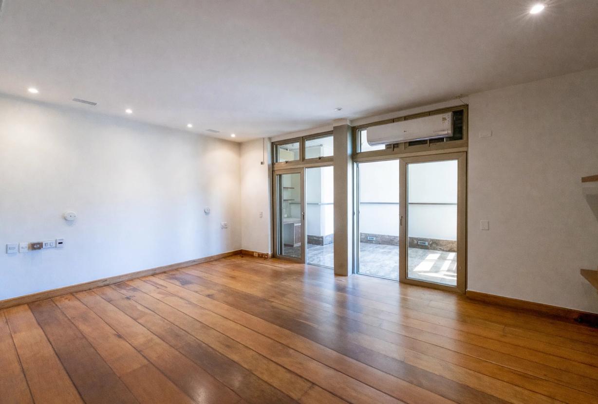 Rio456 - 470m2 linear penthouse with the best view in Leme