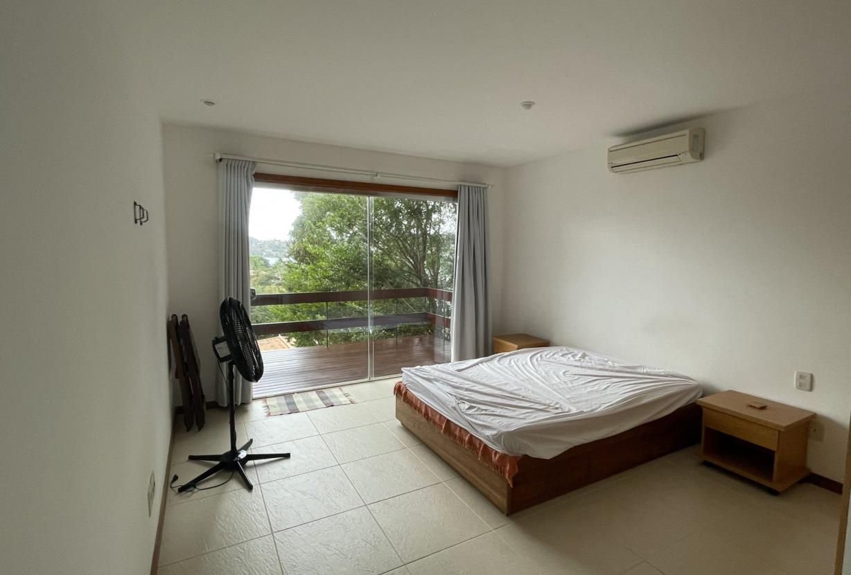 Buz209 - Spacious house on Ferradura beach