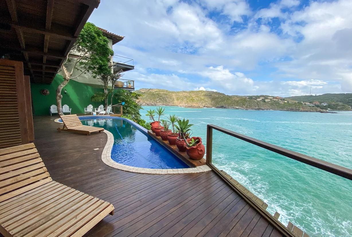 Buz207 - Casa com vistas deslumbrantes sobre o mar