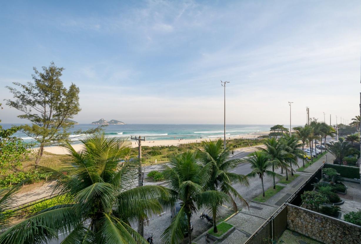 Rio957 - Amplo apartamento frente mar na Barra