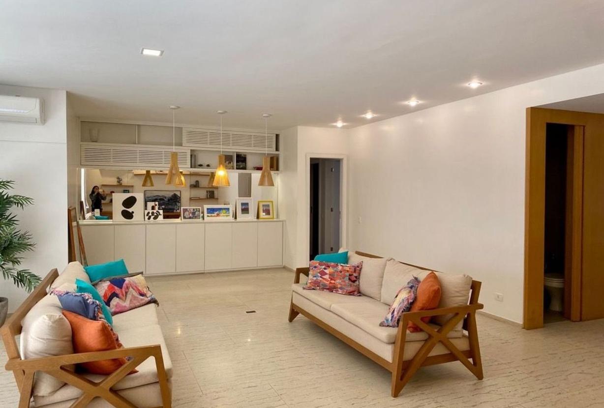 Rio963 - Charming 4 bedroom apartment in Leblon