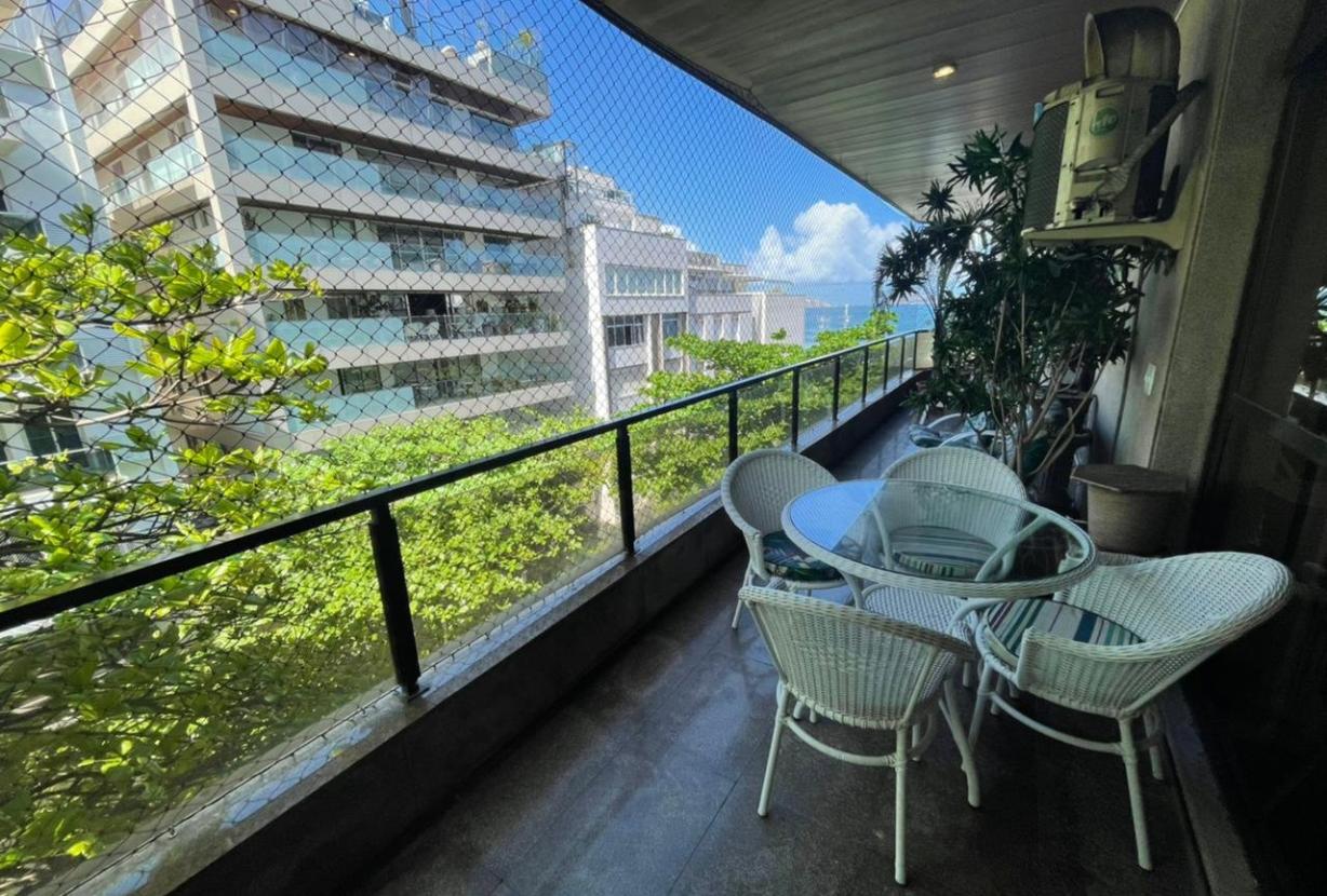 Rio233 - Apartment ocean side view in Ipanema