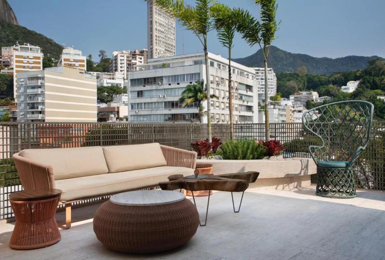 Rio972 - High-end duplex penthouse in Leblon