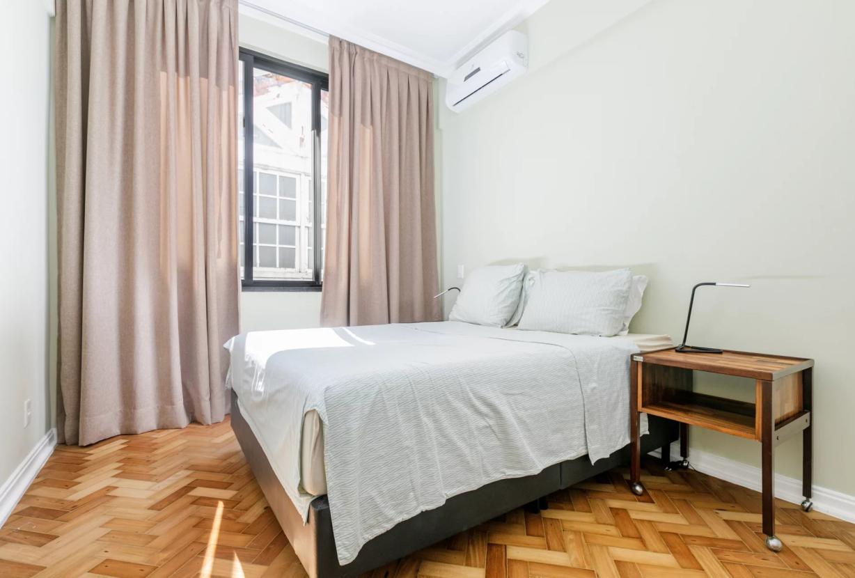 Rio242 - 3 bedroom charming apartment in Copacabana