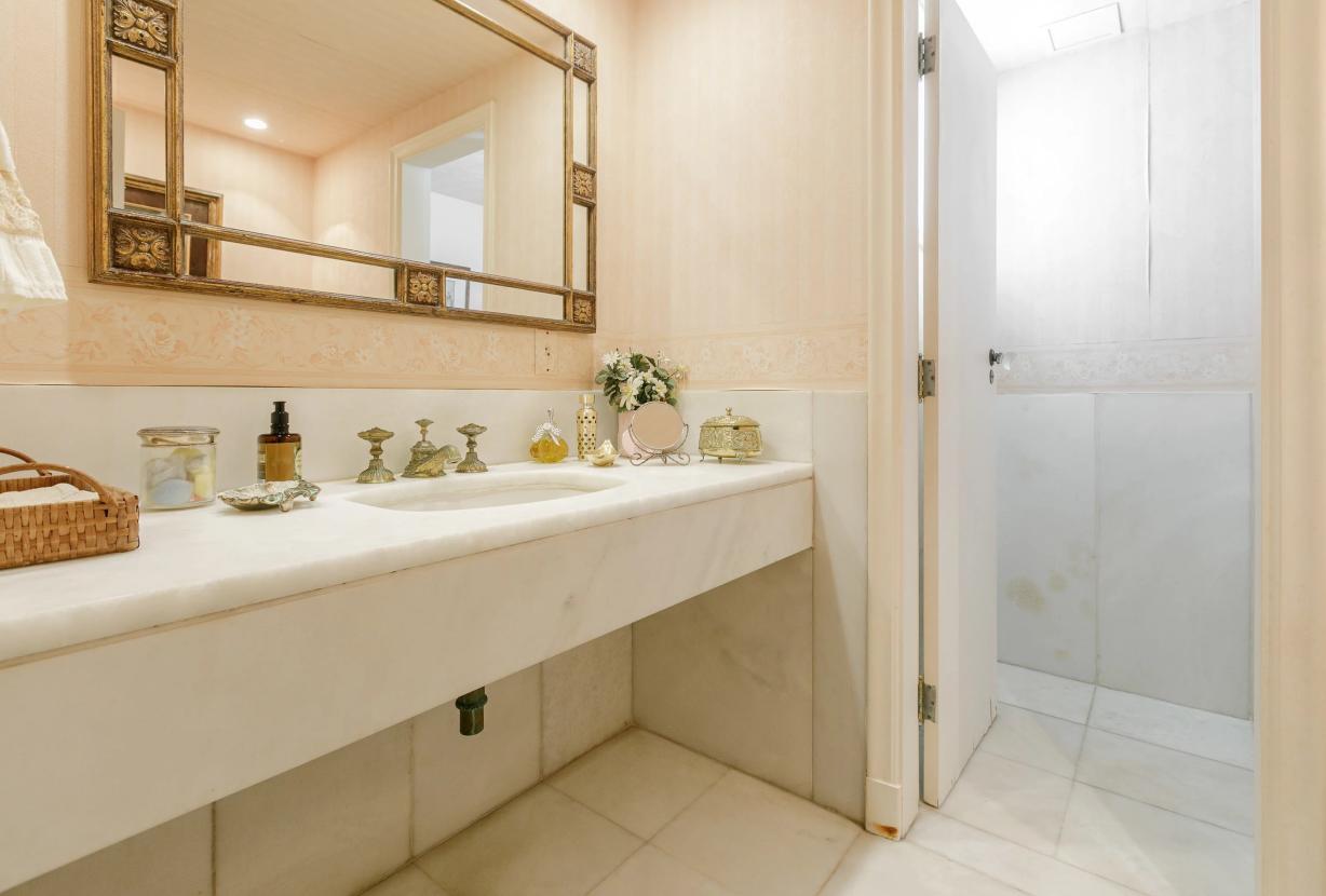 Rio276 - Large Seafront Apartment in Arpoador