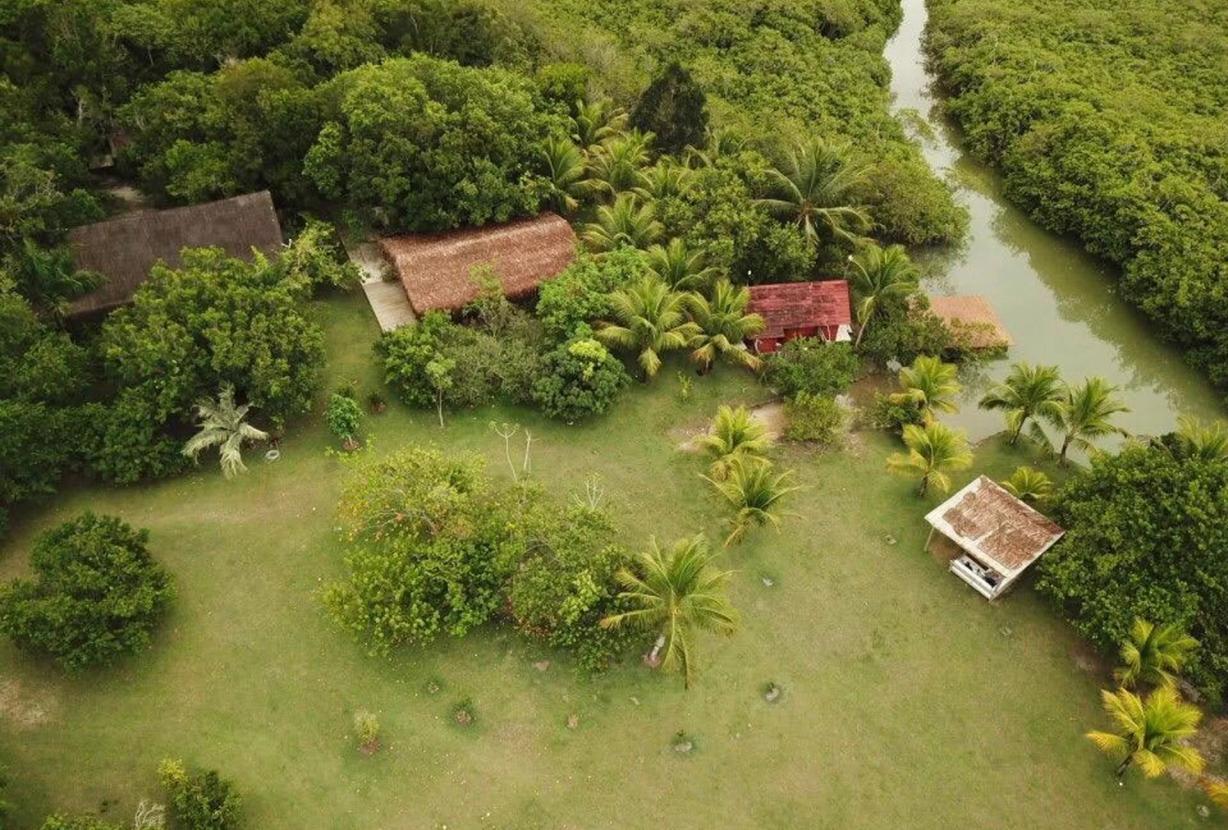 Bah087 - Sitio Villa em meio ao rio e o mar