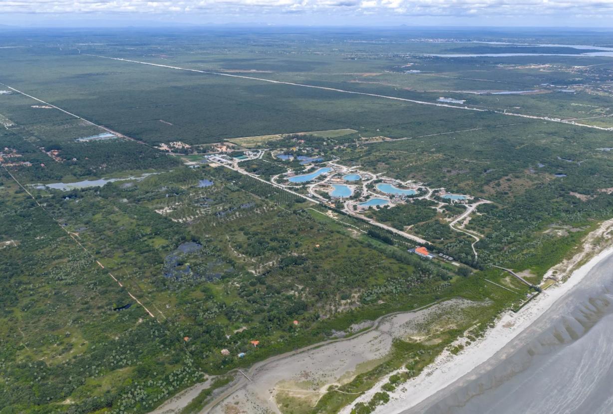 Cea072 - Último grande terreno de frente para o mar na praia de Preá