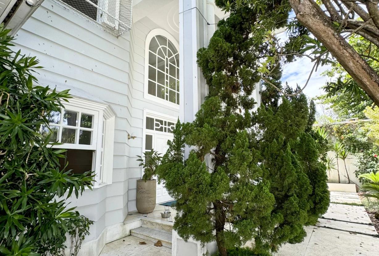 Rio201 - Gated community villa in Barra da Tijuca