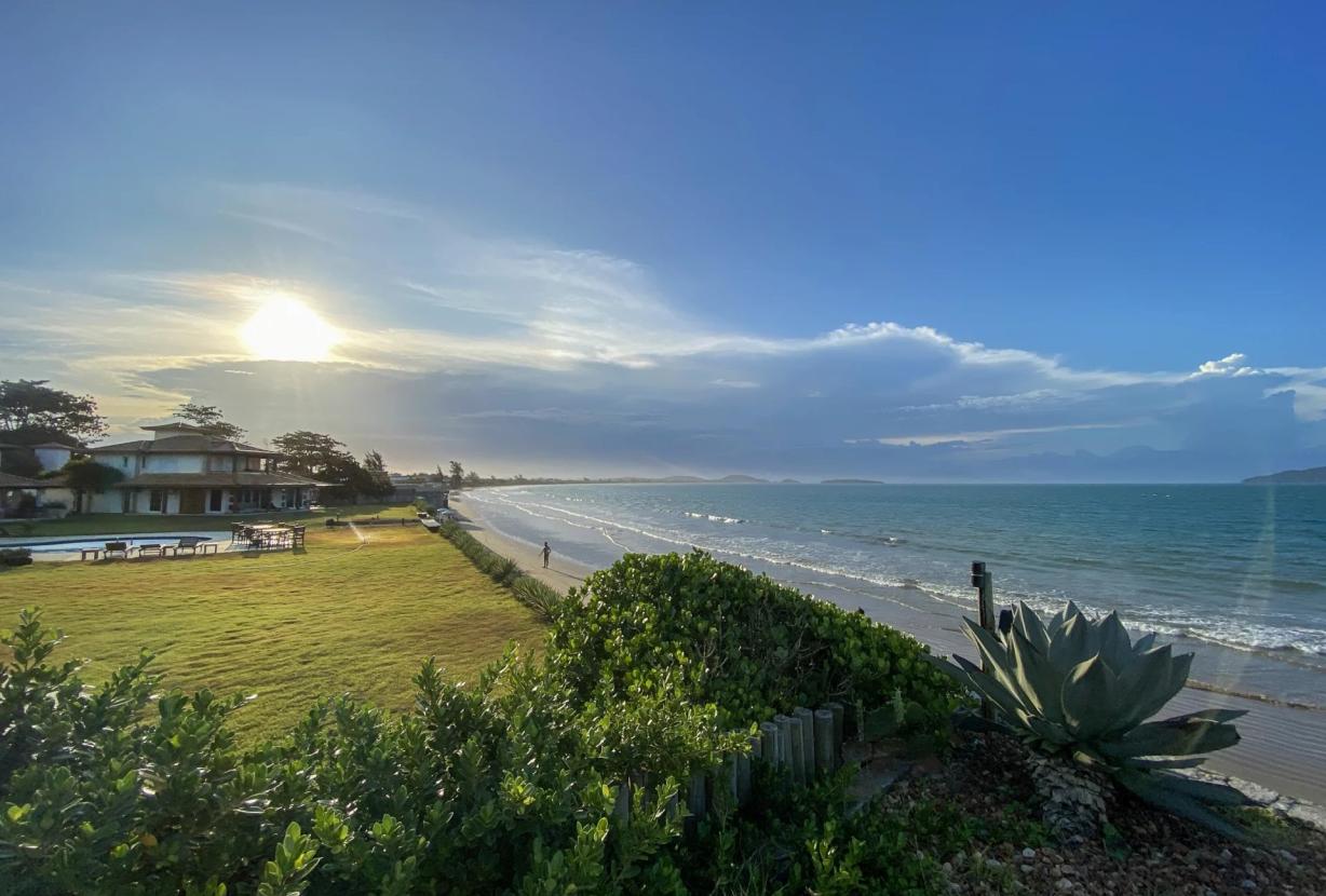 Buz026 - Luxury mansion on the seafront in Buzios