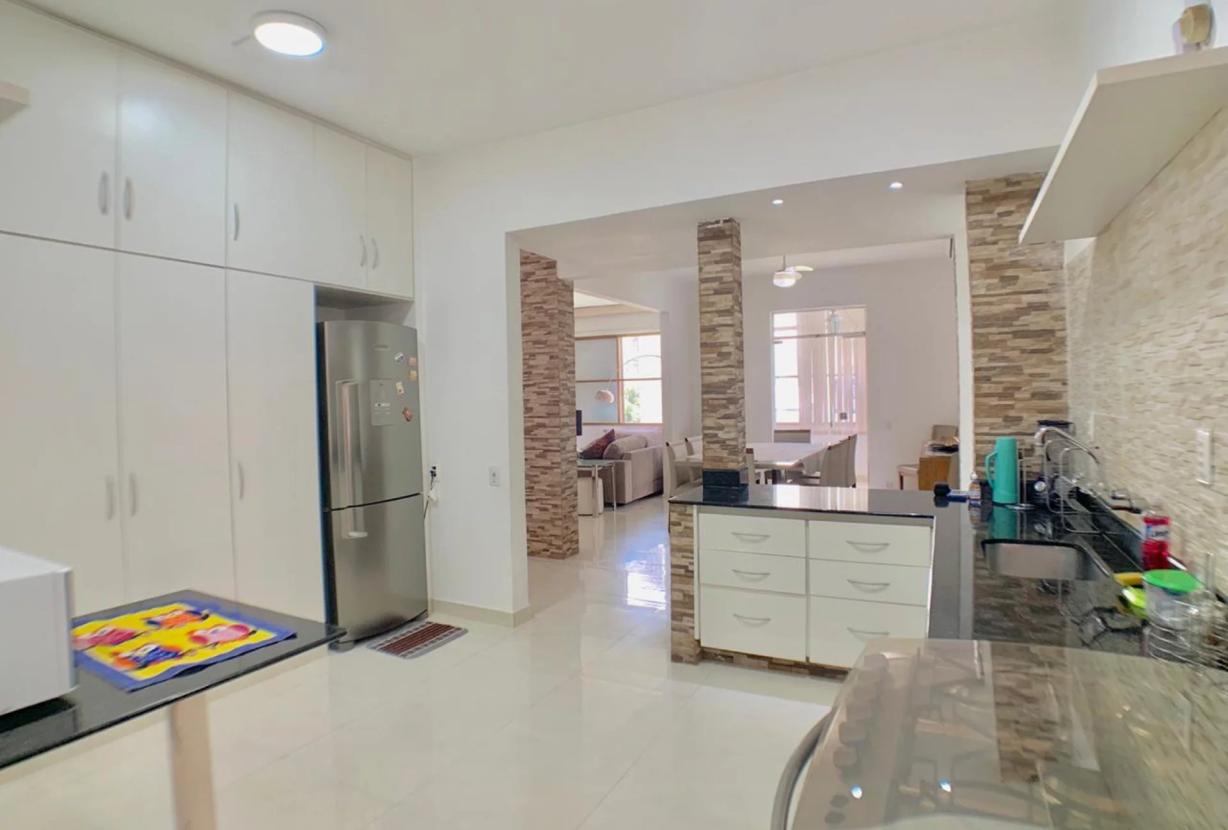 Rio396 - Spacious 4-bedroom apartment in Copacabana