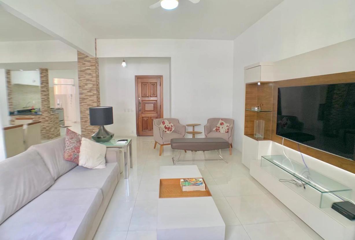 Rio396 - Spacious 4-bedroom apartment in Copacabana