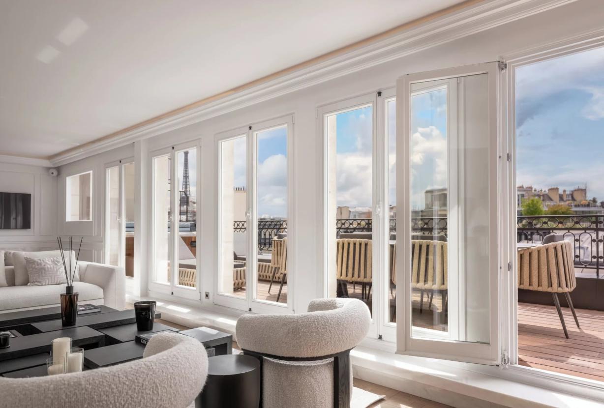 Par305 - Atico de 3 habitaciones en Paris 8