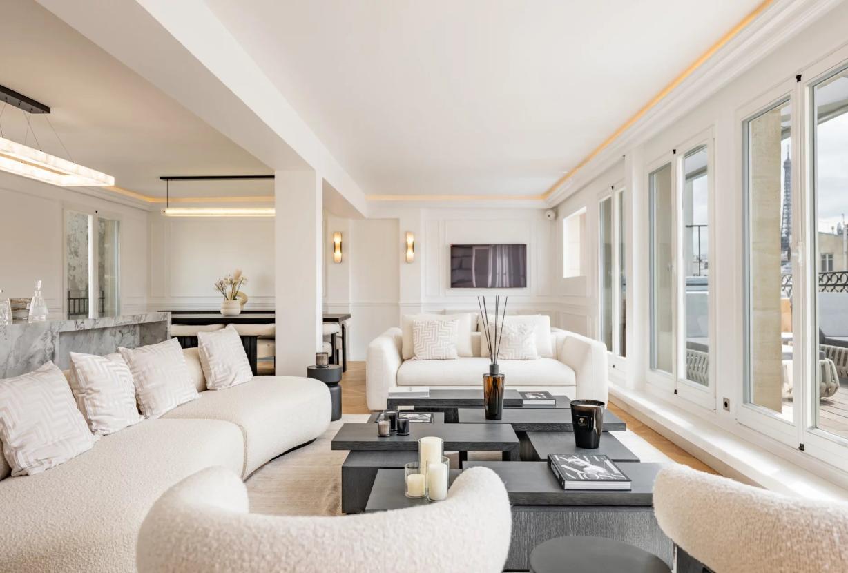 Par305 - Atico de 3 habitaciones en Paris 8