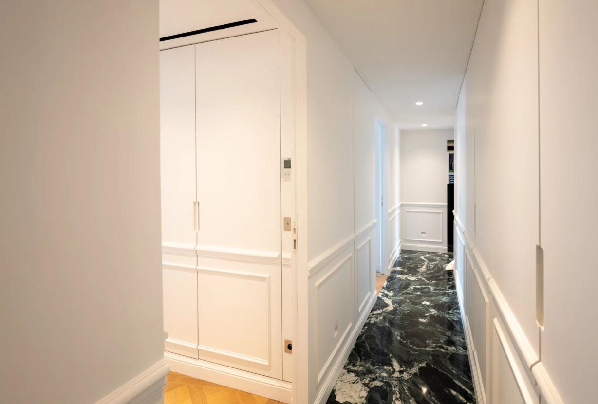 Par305 - Atico de 3 habitaciones en Paris 8