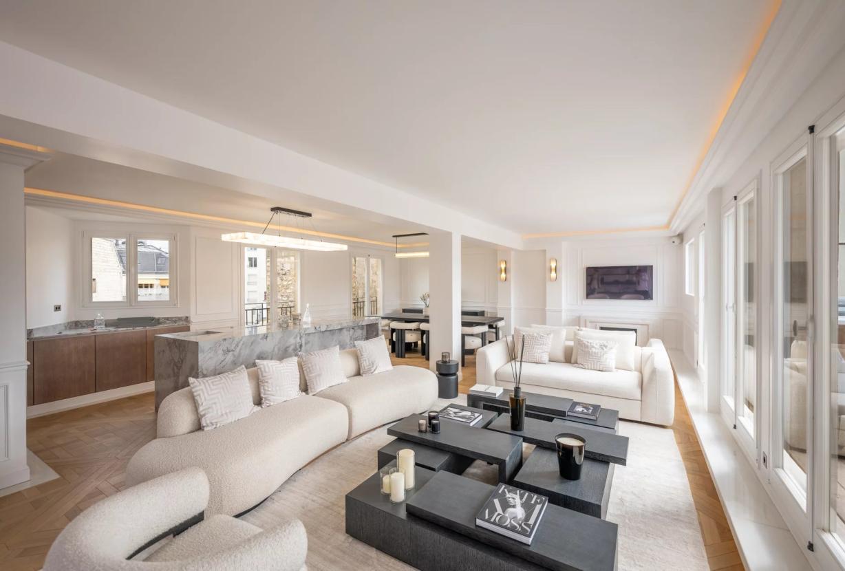 Par305 - Atico de 3 habitaciones en Paris 8
