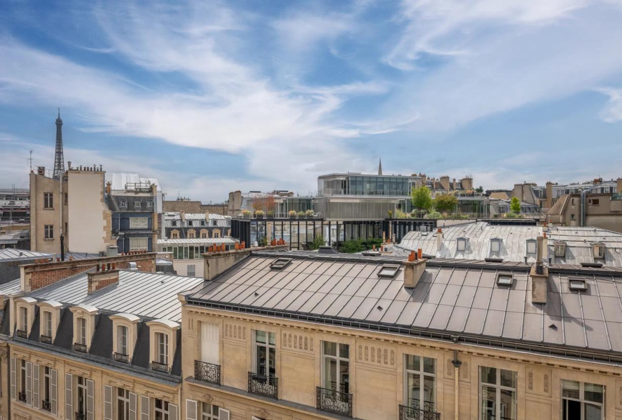 Par305 - Atico de 3 habitaciones en Paris 8