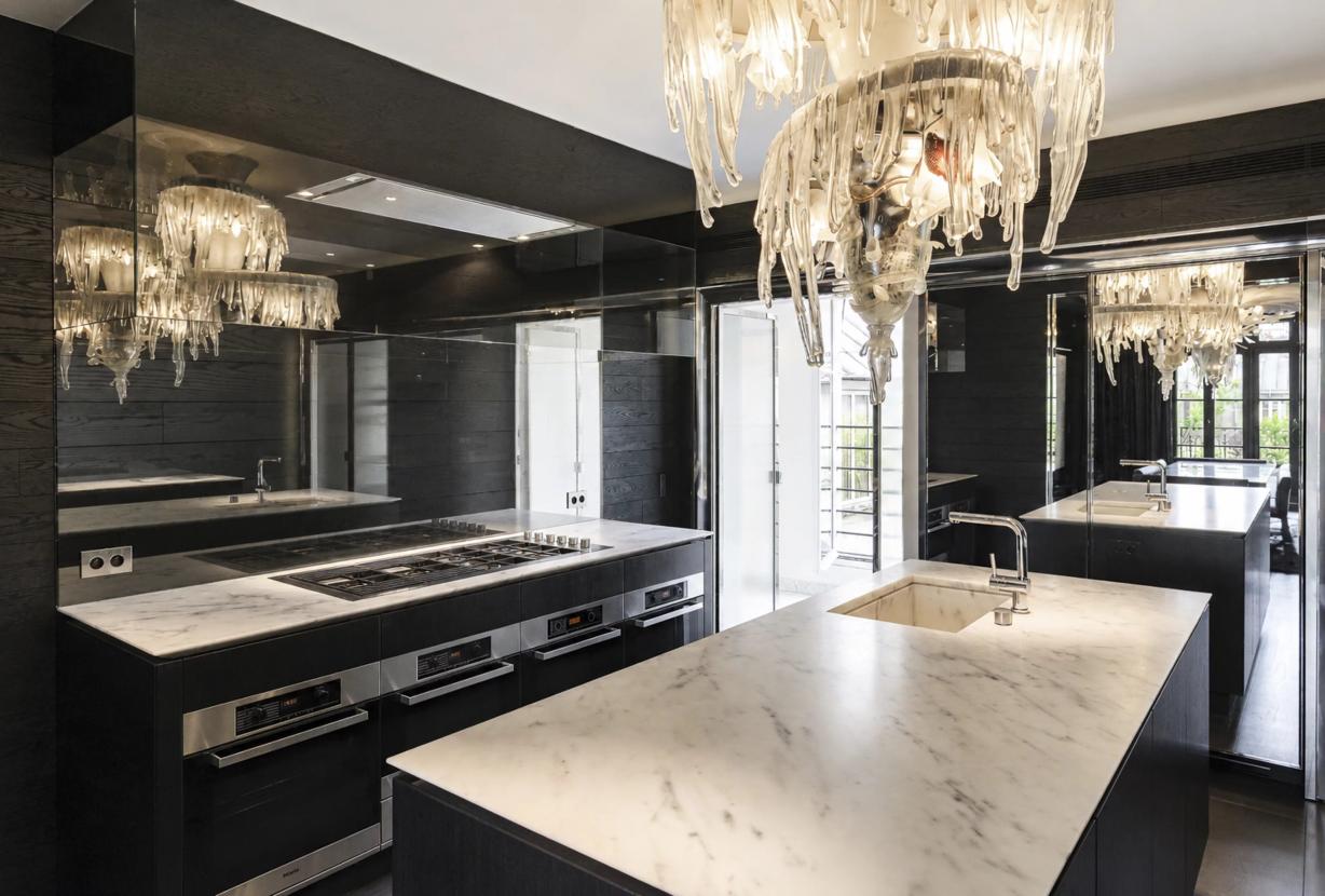 Par007 - Penthouse à vendre dans un Palace Parisien