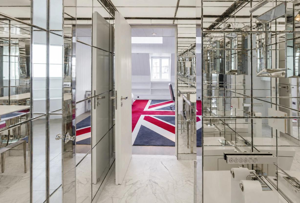 Par007 - Penthouse à vendre dans un Palace Parisien