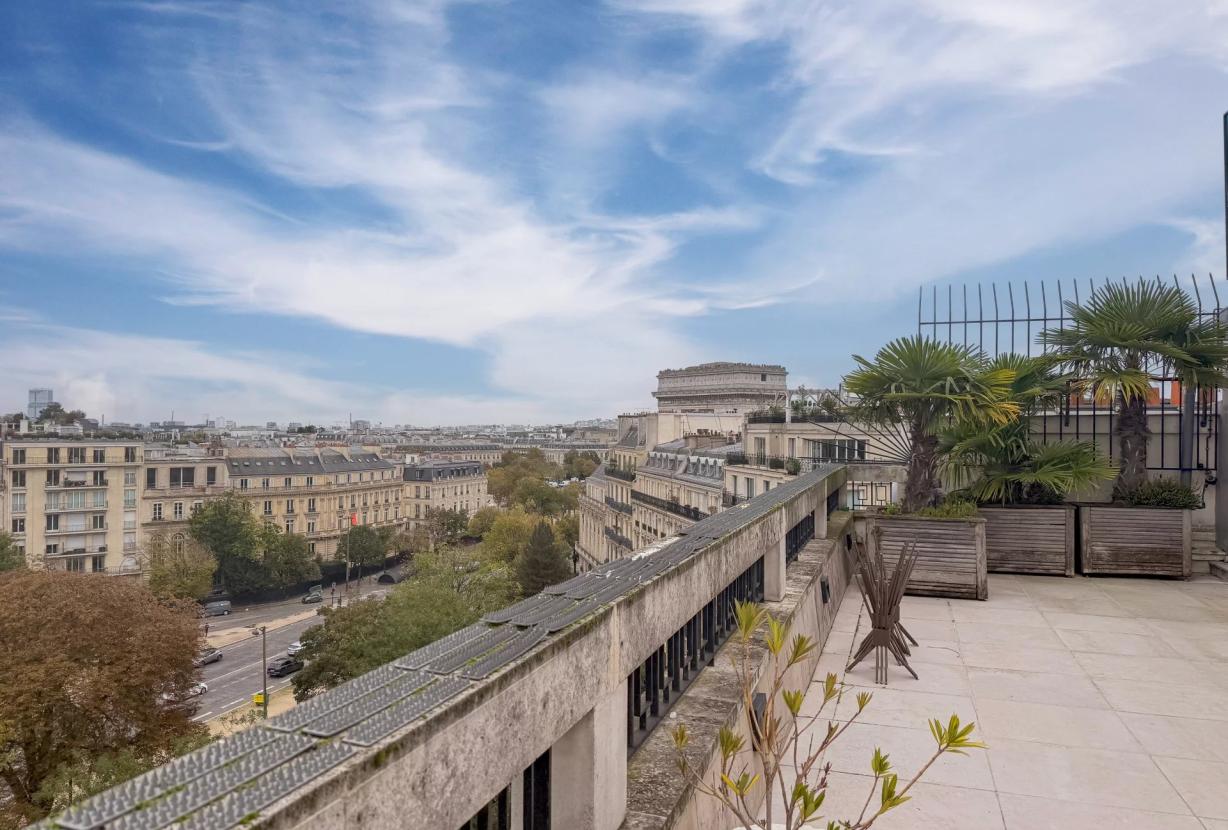 Par067 - Penthouse à rénover sur l'avenue Foch