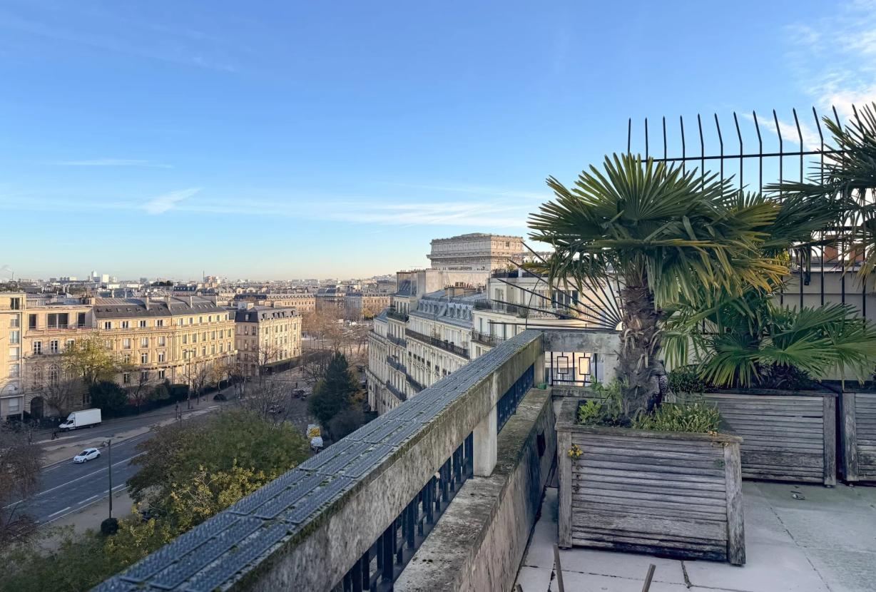 Par067 - Penthouse à rénover sur l'avenue Foch