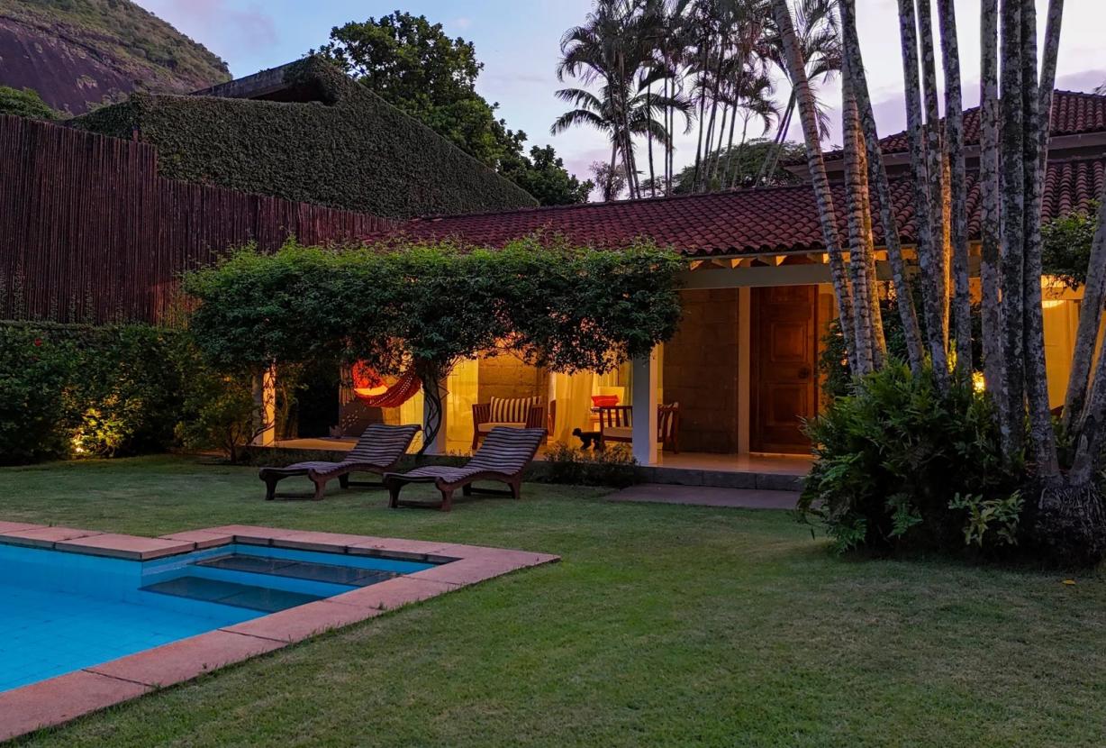Rio193 - Casa com piscina no Itanhangá