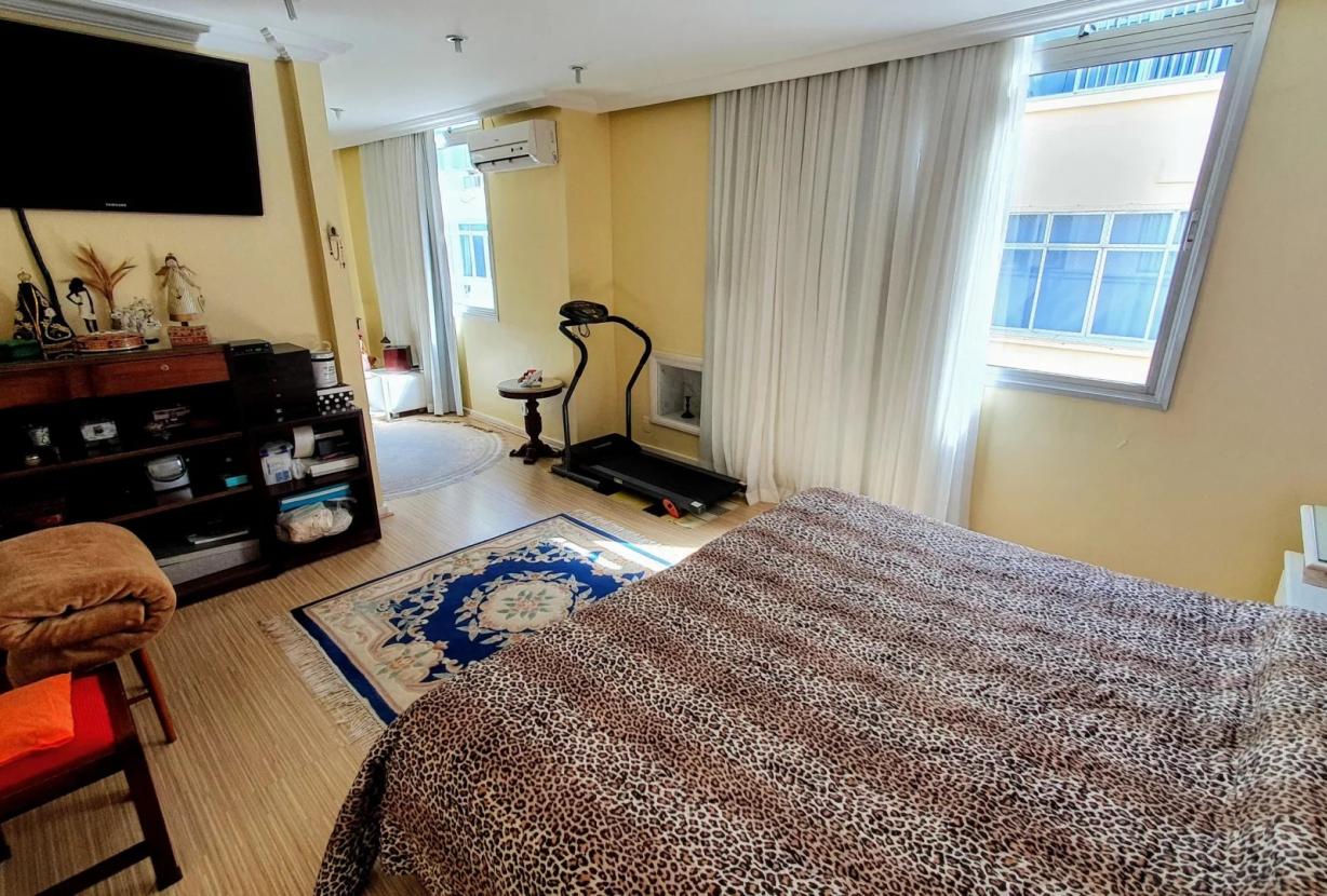 Rio480 – Seafront Penthouse in Copacabana
