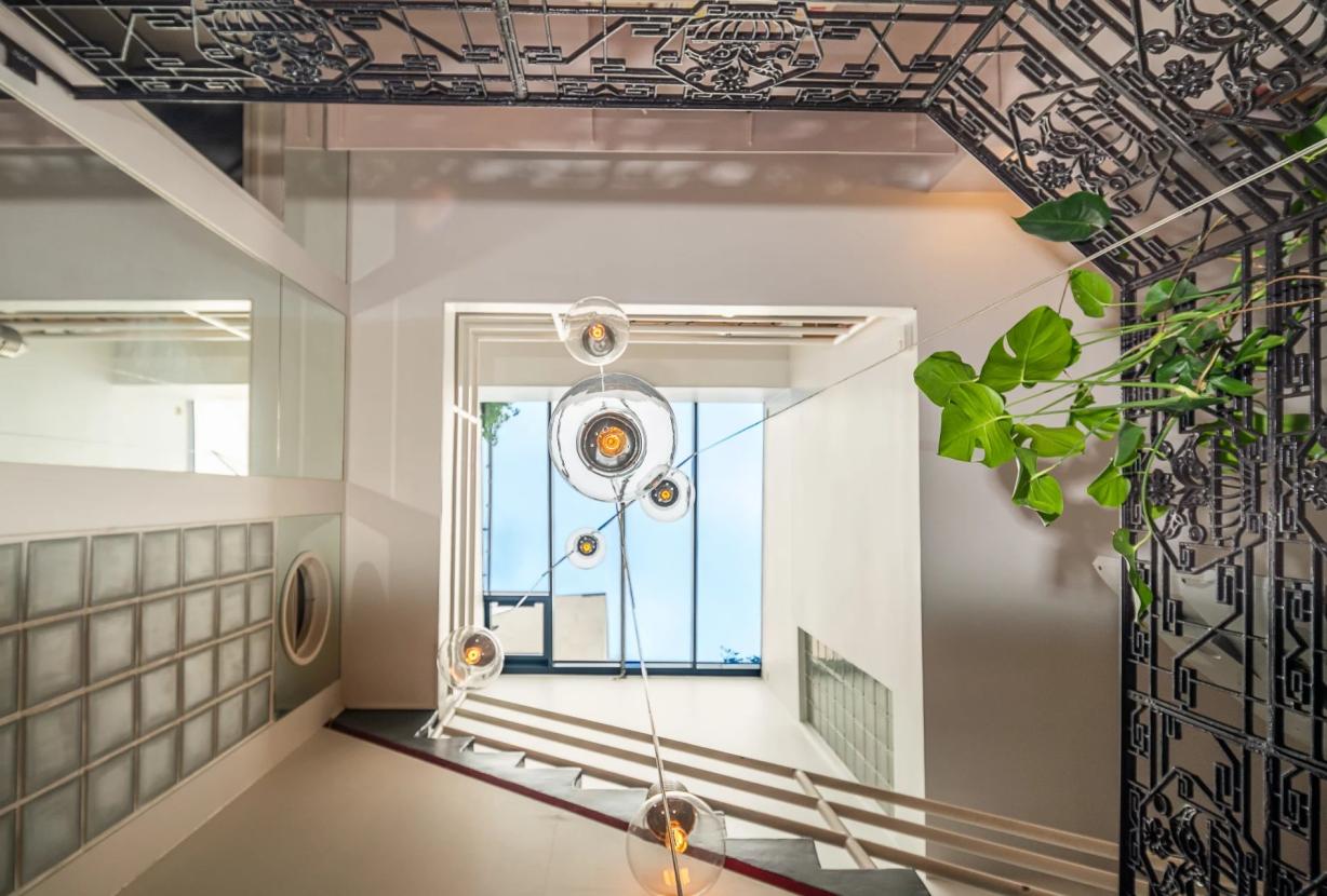 Par036 - Maison de ville avec terrasses en plein cœur du 17e arrondissement